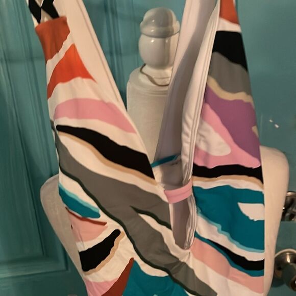 BCBG MaxAzria Zoey Plunge One piece bathing suit size 10 NWT - Picture 4 of 12